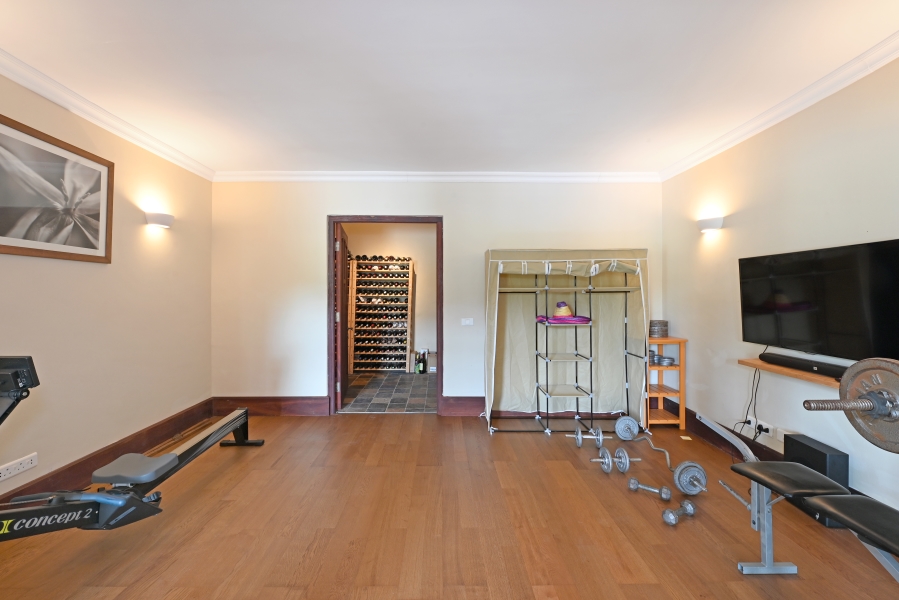 To Let 6 Bedroom Property for Rent in Constantia Western Cape